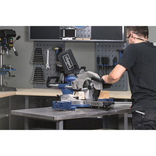 Scheppach HM 110 MP kétsebességes multifunkciós gérvágó fűrész húzófunkcióval, lézerrel