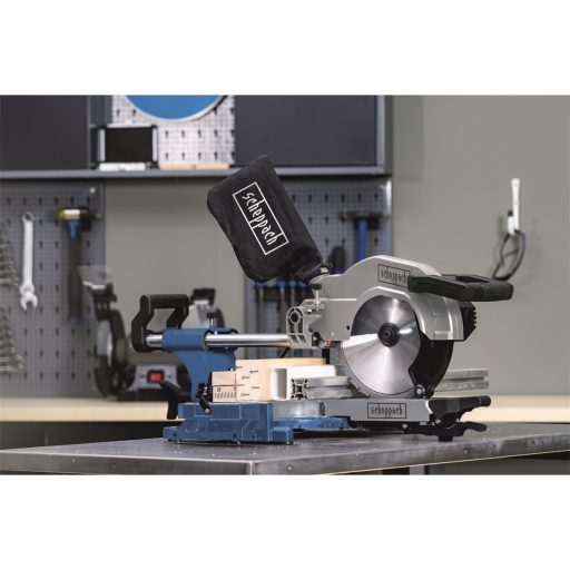 Scheppach HM 110 MP kétsebességes multifunkciós gérvágó fűrész húzófunkcióval, lézerrel