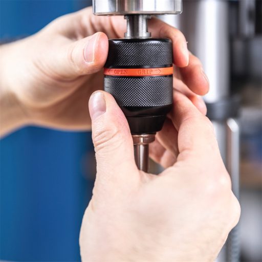 Scheppach TBM 250 Vario oszlopos fúrógép keresztlézerrel