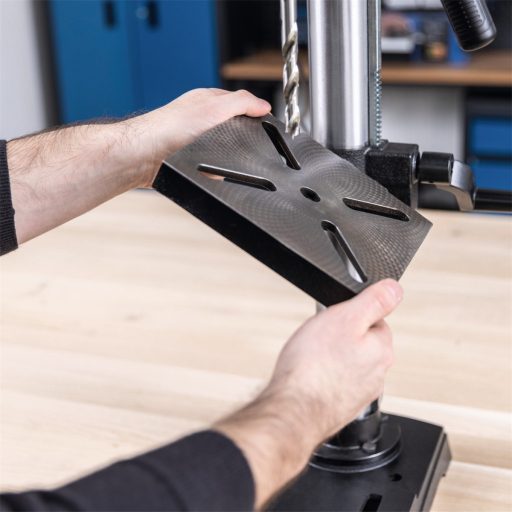 Scheppach TBM 250 Vario oszlopos fúrógép keresztlézerrel