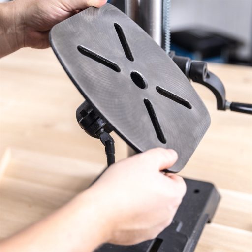 Scheppach TBM 300 Vario oszlopos fúrógép keresztlézerrel és LED-világítással