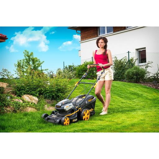 Riwall PRO RALM 4640 SPi - akkumulátoros önjáró fűnyíró szénkefe nélküli motorral 4 az 1-ben, 40 V (akku és töltő nélkül)