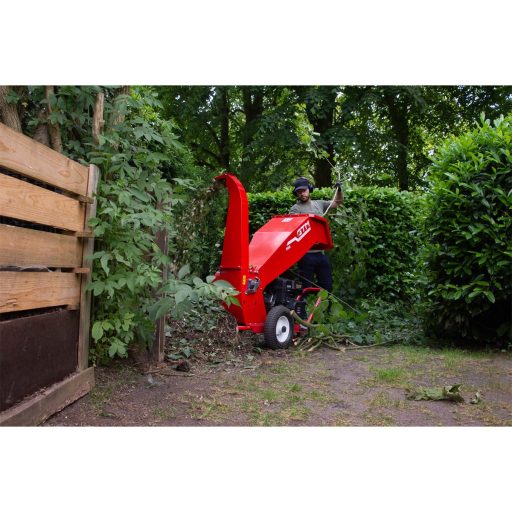 GTM GTS 900G benzinmotoros ágaprító gép